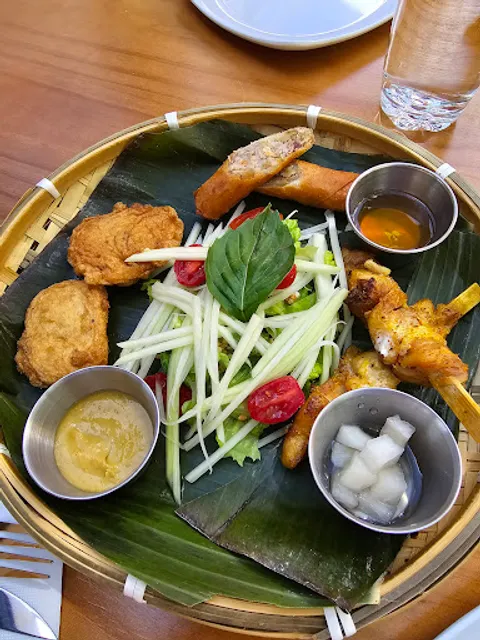 RENS Cafe & Bistro Thai Contemporary