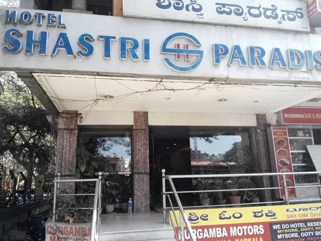 Hotel Shastri Paradise