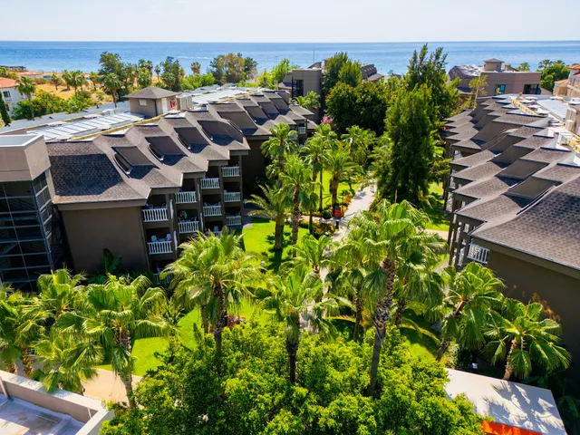 Sailor’s Beach Club