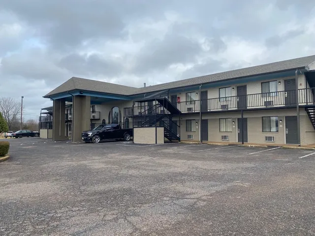 Savannah Lodge Hotel