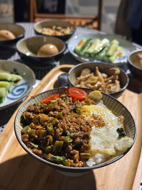 初露燒烤研究所 __#屏東第一間燒烤牛肉飯