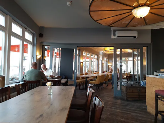 Weserschlößchen | Restaurant & Hotel am Fähranleger nach Bremerhaven