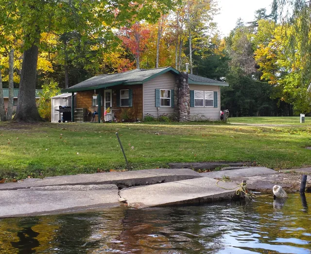 Autrain River Cottages