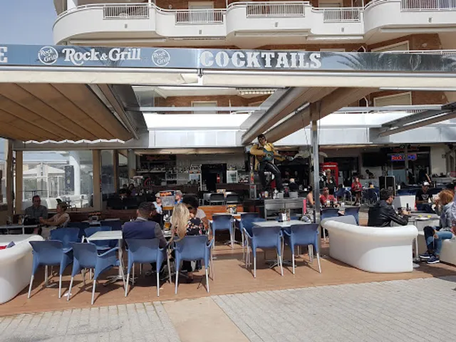 LUNATTIC SALOU · Actualmente cerrado por temporada. Reabrimos el 27 de marzo de 2026