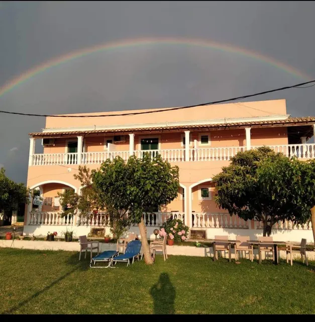 Aris Paschalia Studios Apartments