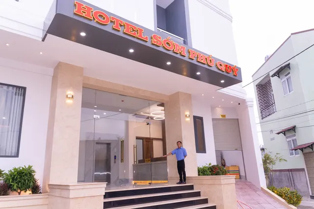 Sớm Phú Quý Hotel