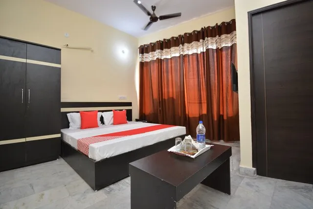 OYO 37226 Jass Stays