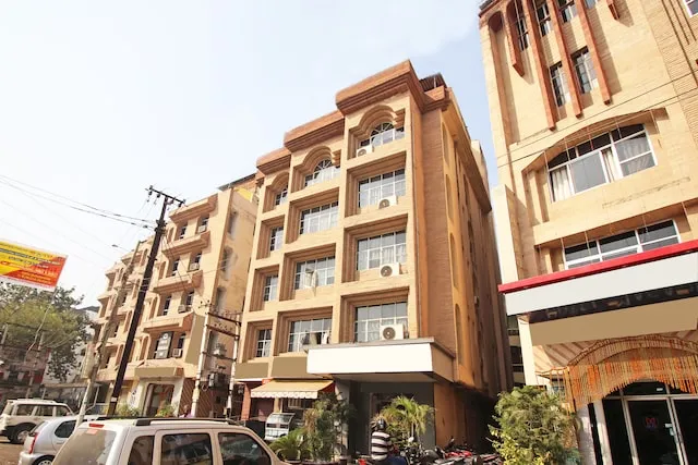 OYO Hotel The Ambassador