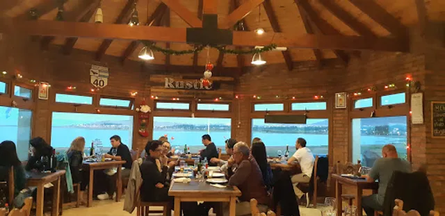 Rústico Asador y Parrilla