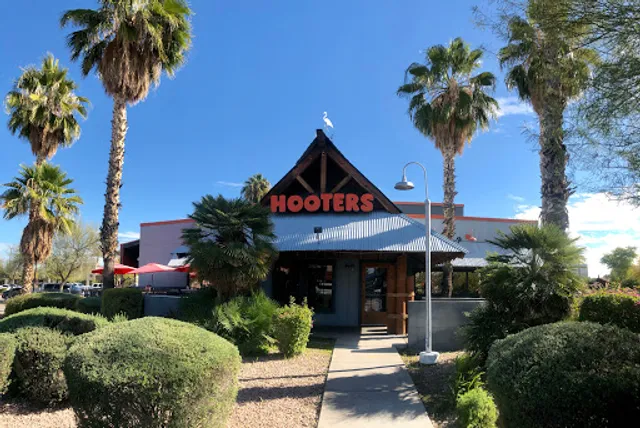 Hooters