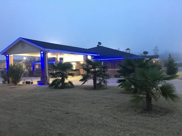 Redwood Inn & Suites