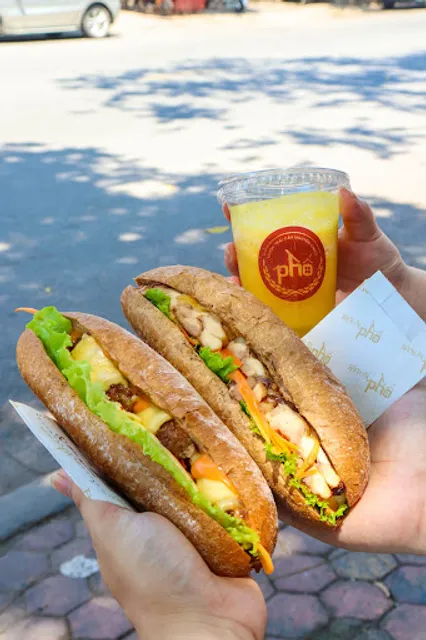 Bánh mì Phố