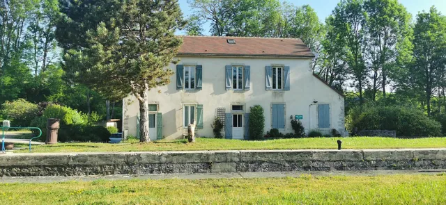 Maison d'hôtes - CHEZ D'EAU