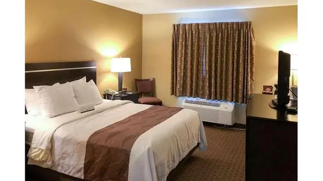 Quality Inn & Suites Sun Prairie Madison East