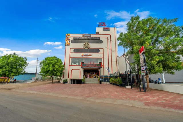 Myspace Saroja Suitees