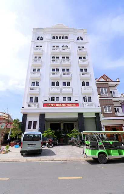 HOÀNG TRUNG HOTEL CÔ TÔ