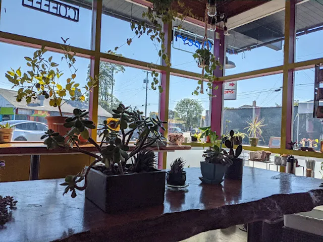 Glass House Coffee & Kitchen