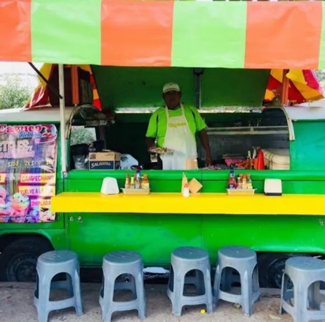 El Cayuco Coctelería