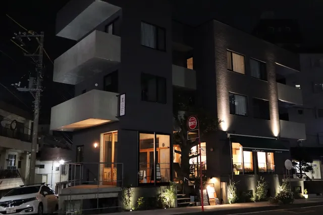 treeside hotel & apartment