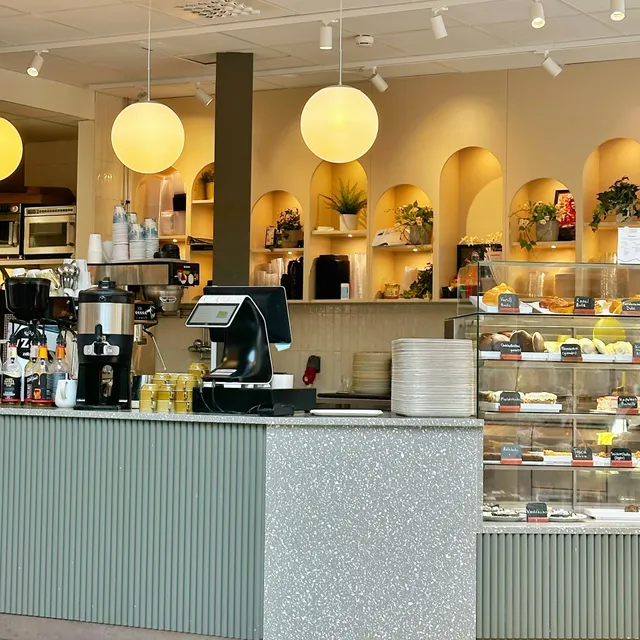 Sannes Coffee & Bistro