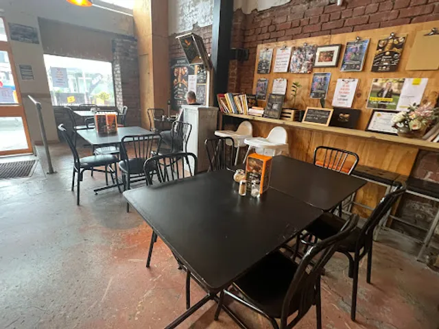 Buzz Cafe & Restaurant