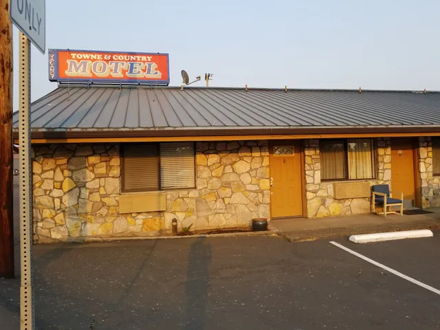 Towne & Country Motel