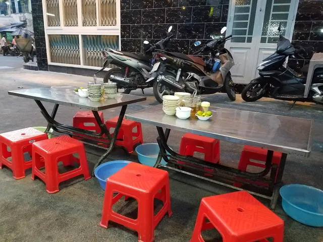 Ốc Ngon Cư Xá Bến Vân Đồn