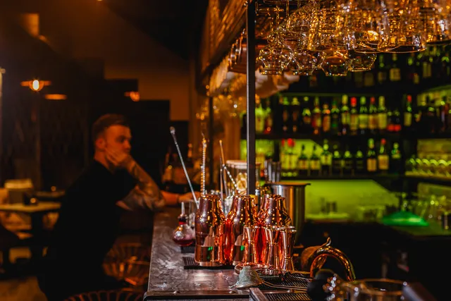 8 Lounge Cocktail bar & Restaurant