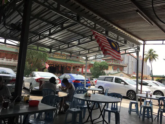 Big Tree Restaurant By Sg Batu