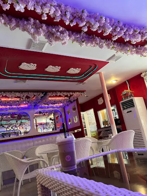 Hello Kitty Café