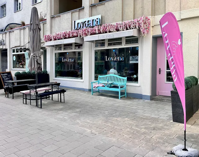 Lovaena Café