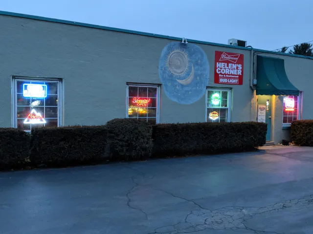 Helen's Corner Bar & Restaurant