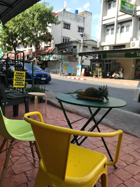 Fruit Cargo - Juice Bar & Vegetarian/Vegan Cafe