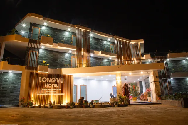 Hotel & Homestay Long Vũ