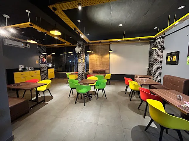 MR. CHICK'N ™️ - Little Place, Big Taste!!