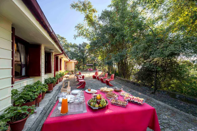 V are Family - Oak Lodge