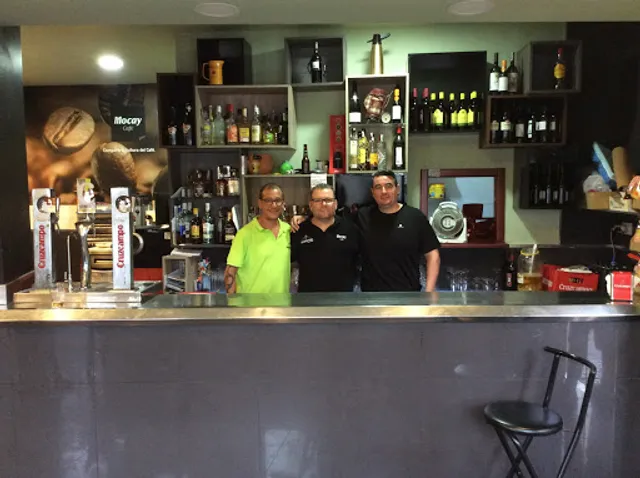 Rincón Brenes - Bar, tapas y desayunos en Cádiz