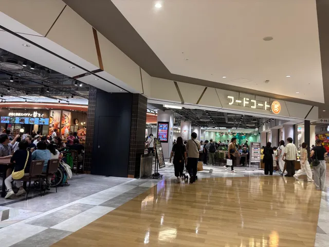 ららぽーと愛知東郷 フードコート