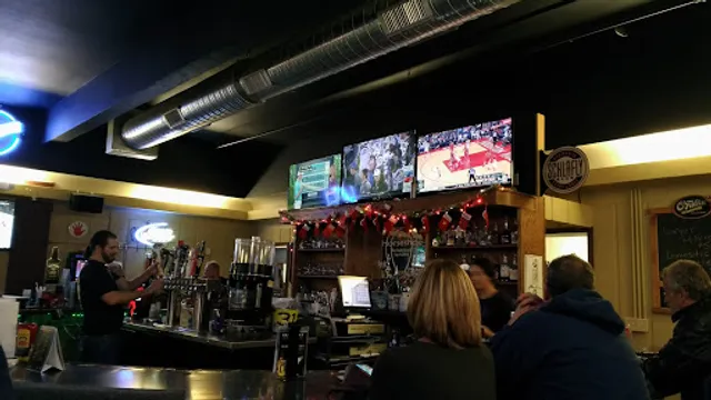 Horseshoe Lounge & Restaurant