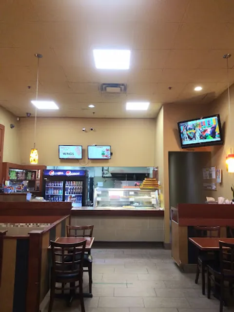 Gino's Pizza & Wing Machine