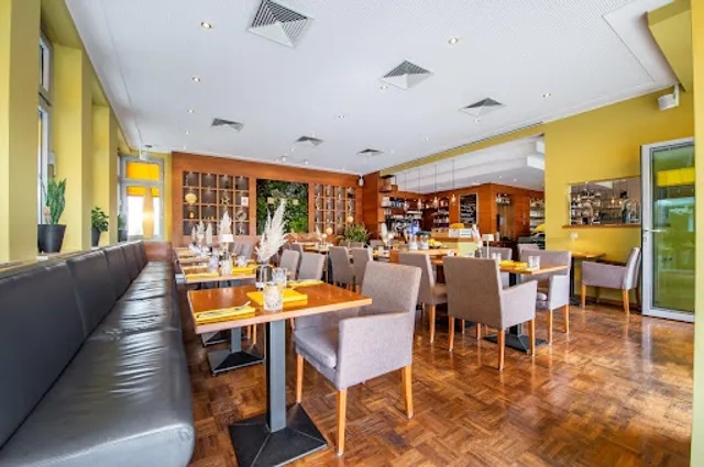 SunDays Cafe, Bar, Restaurant