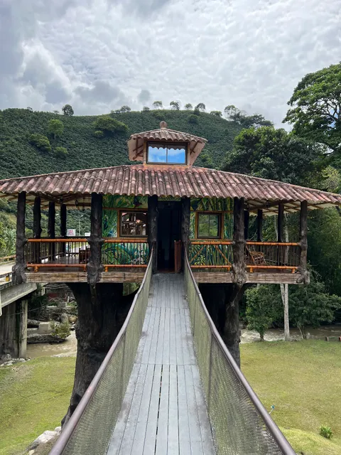 CASA EN EL ÁRBOL HOTEL