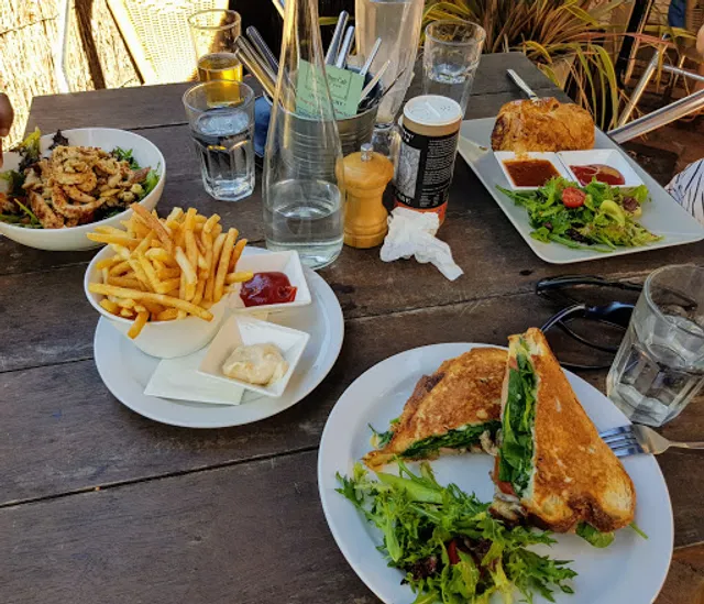 Village Cafe & Wine Bar Flinders