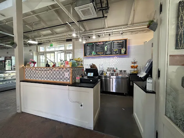 El Zumitos Juice Bar