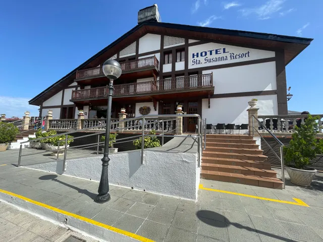 Santa Susanna Resort