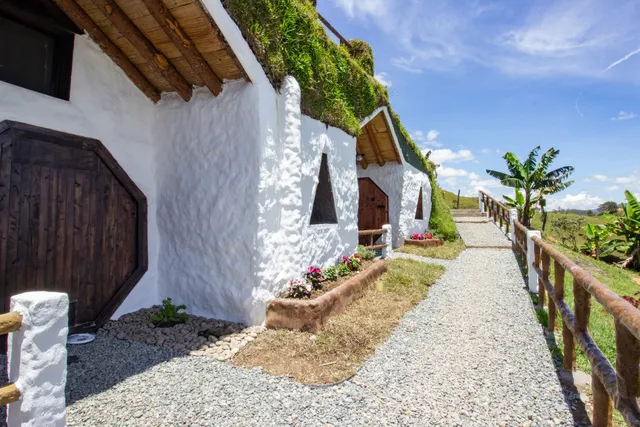 HOBBIT HOTEL ECOLODGE