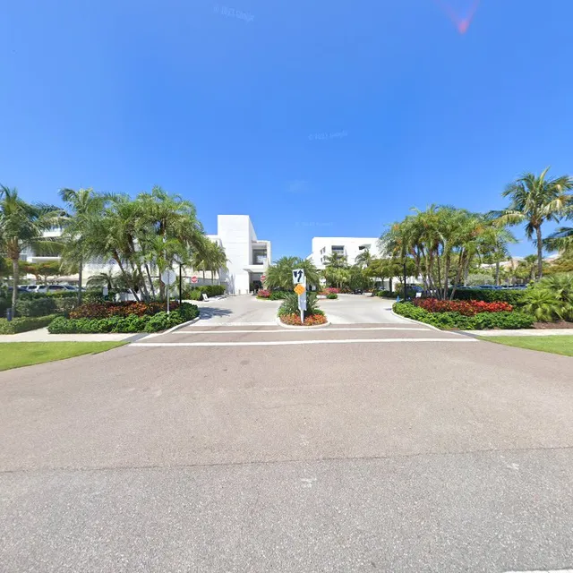 Latitudes Beach Cafe