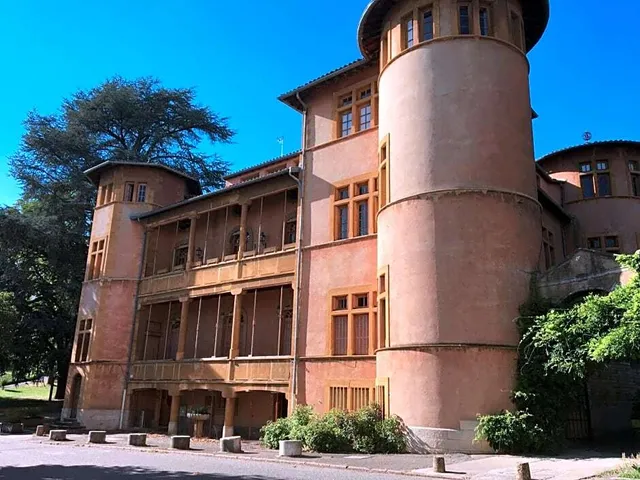 Une Nuit Au Château