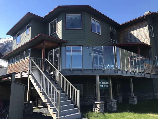 Seward Front Row Townhouse