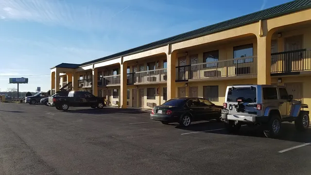 Days Inn by Wyndham Byron